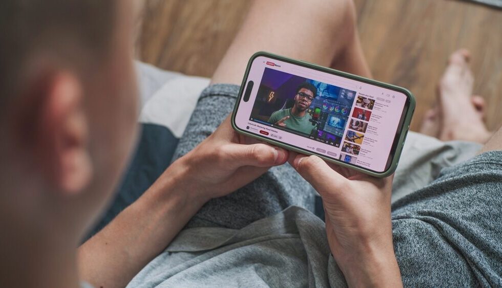 Screenshot della modalità picture-in-picture di YouTube