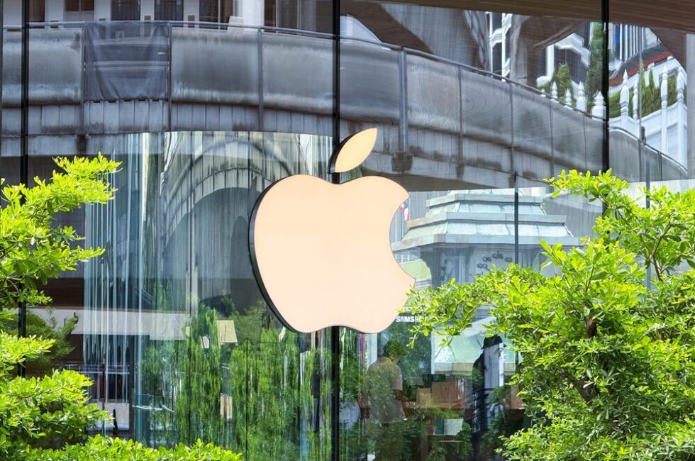 Apple Watch con grafica di monitoraggio fitness